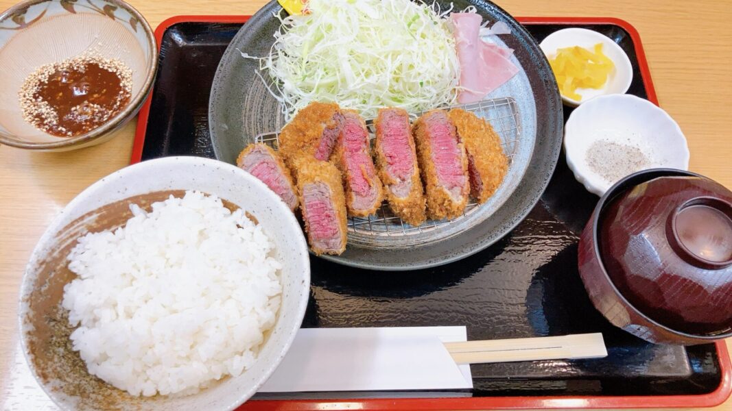 牛かつ定食（かつ亭いろは）