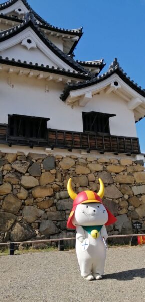 彦根城天守とひこにゃん