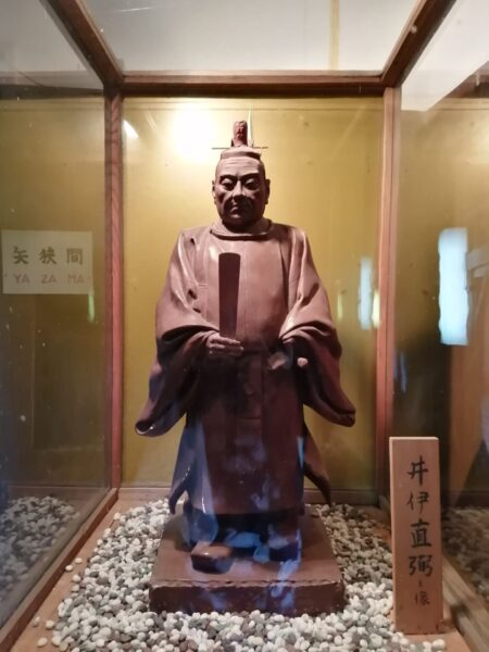 彦根城天守内に展示されている井伊直弼像